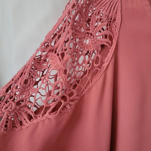 Maurice's Blouse Crocheted 3/4 sleeves Mauve Large Hi-Low Hem flowy - Picture 3 of 10